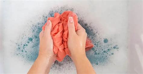 how to wash a cashmere scarf